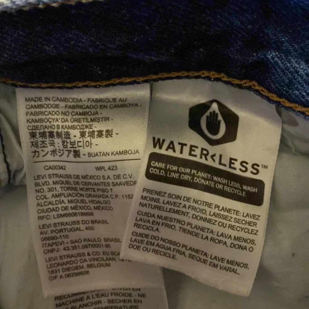 LEVI’S HIGH LOOSE JEANS CUSTOM SIZE 23 PREMIUM DENIM WITH PATCHES - Picture 8 of 8